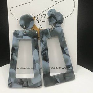 NWT Colorful Geometric Ladder Shape Acrylic Long Earrings